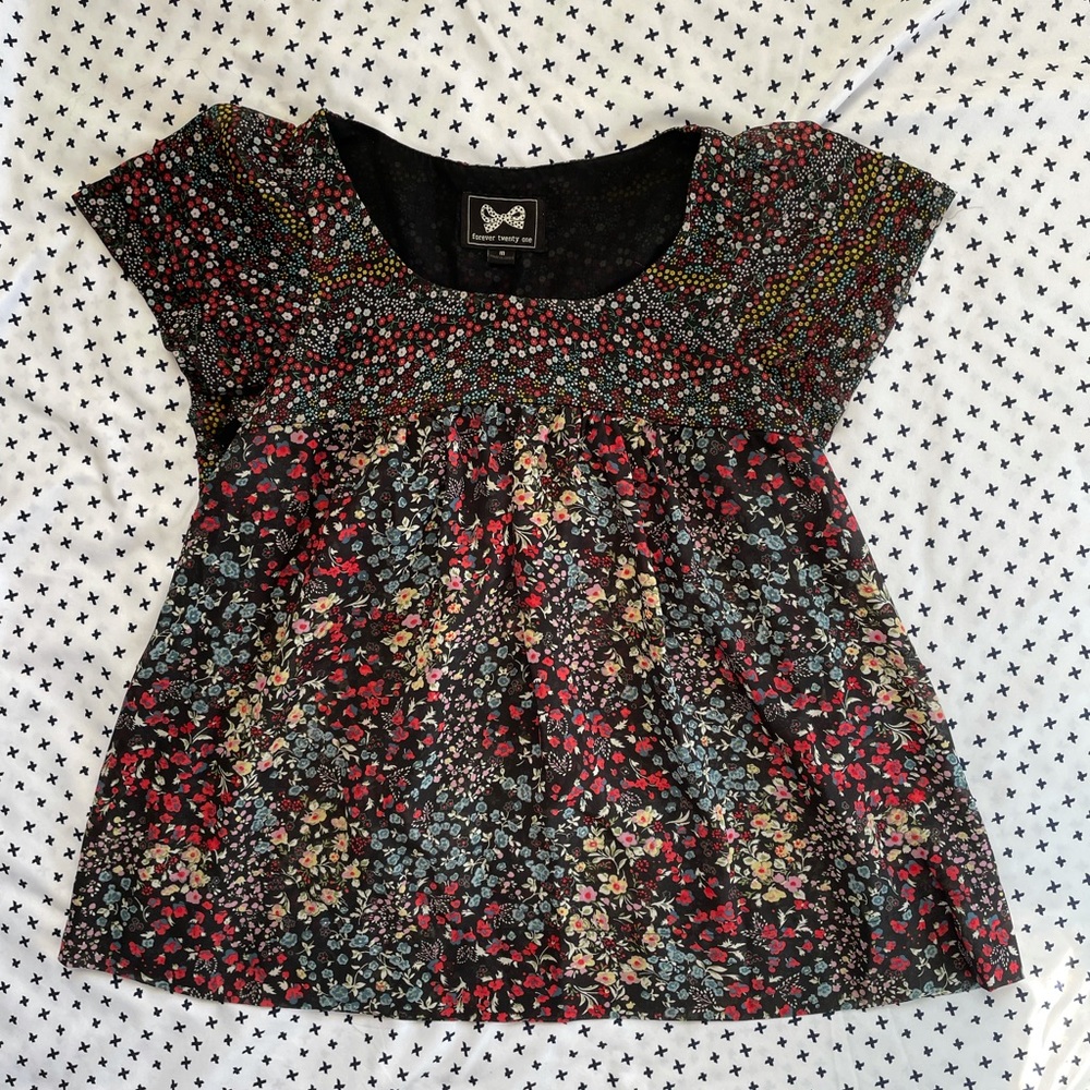 Gorgeous floral print short sleeve blouse